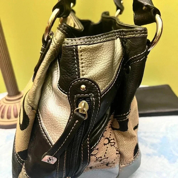 Sophia Caperelli Brown Patchwork Leather Bag with A Steve Madden Wristlet - Picture 8 of 15